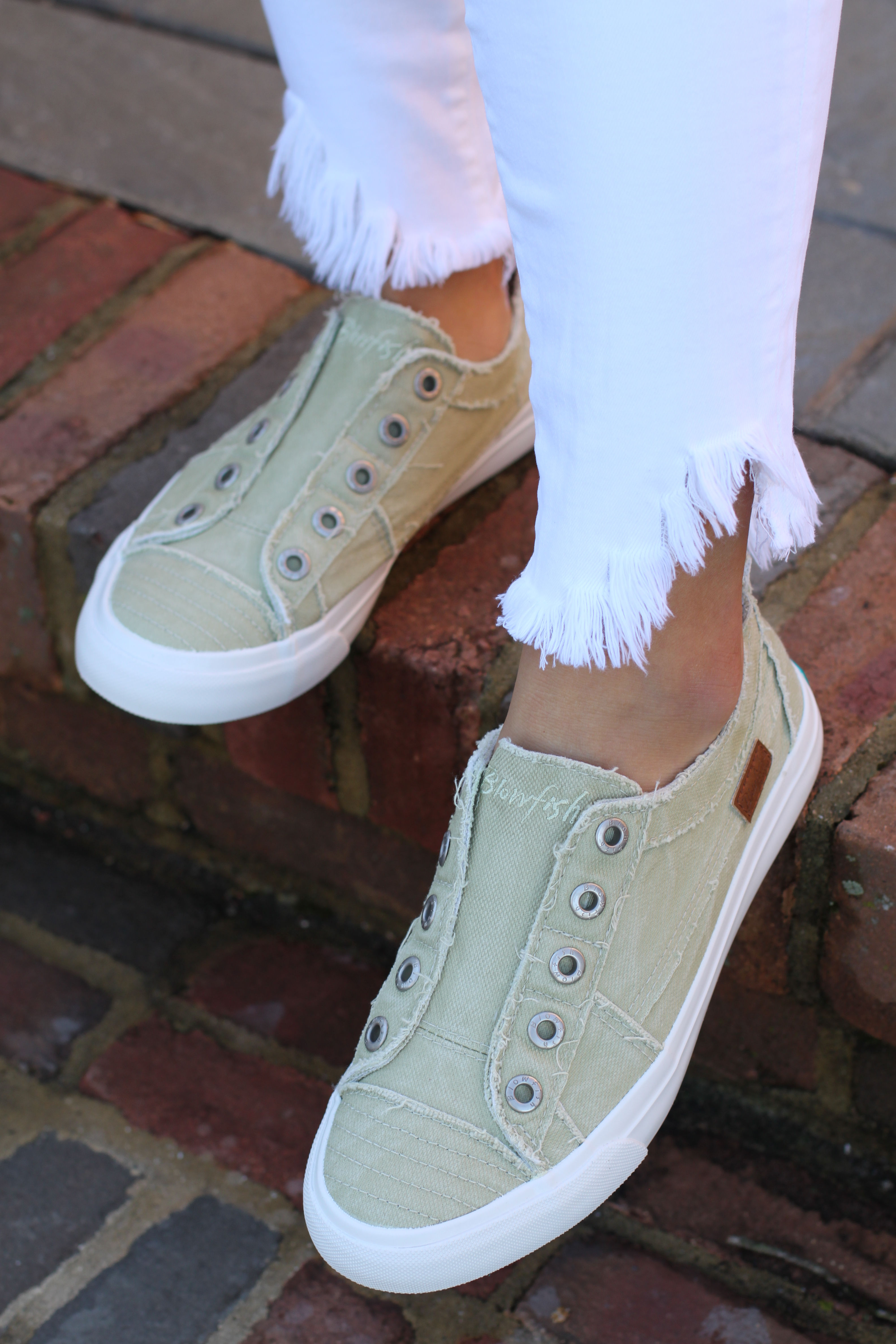 Avocado Canvas BlowFish