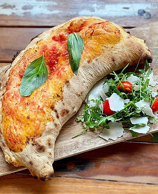 pizza calzone gustino pizza.jpg