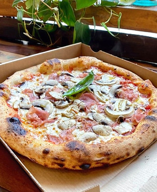 pizza%20regina_edited.jpg