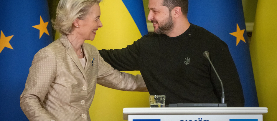 Ukrainian President Volodymyr Zelenskyy addressing the media about EU membership plans amid ongoing conflict