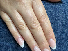 Protez tırnak uzmanı Büşra Şengün tarafından İzmit'te yapılan nail art ve protez tırnak çalışmasından bir örnek.