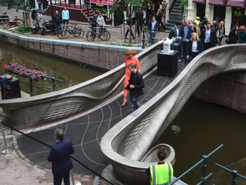 Primer puente de acero del mundo impreso en 3D. 