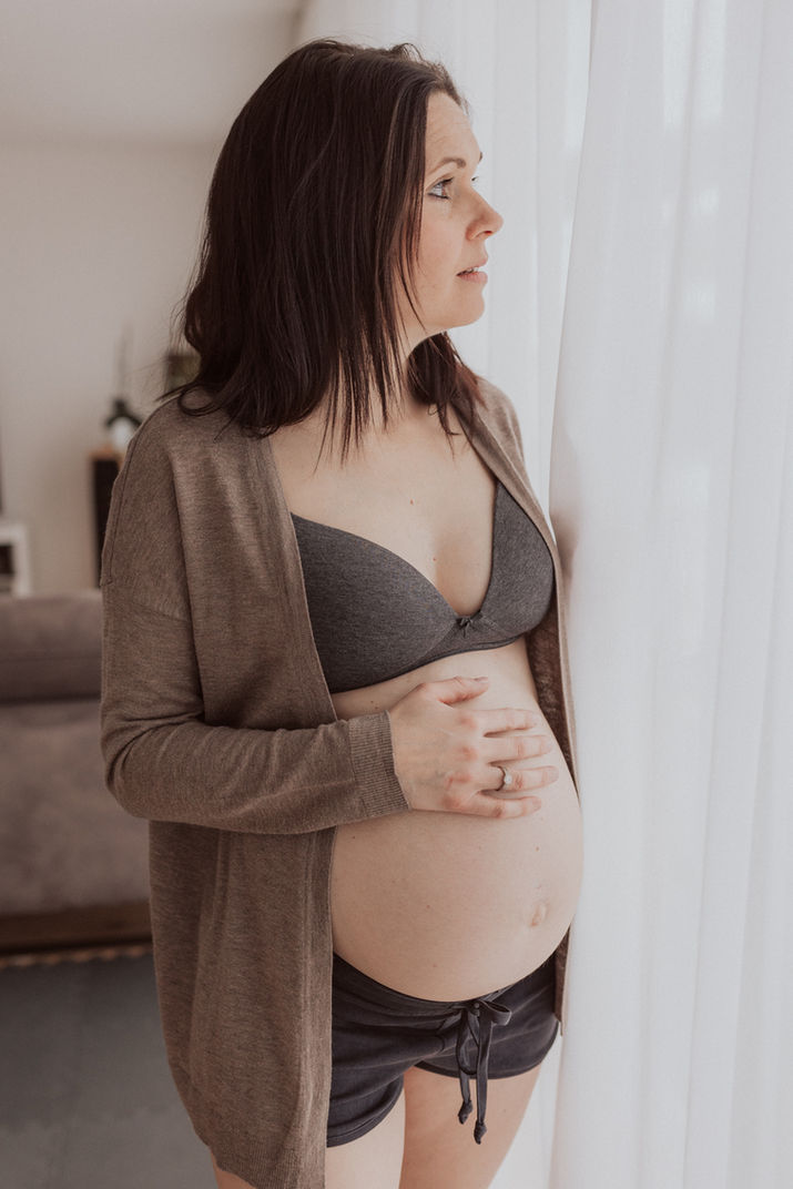 Schwangerschaftsbilder-Zuhause-Kanton-Bern