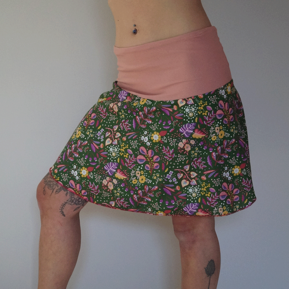 Jupe courte | Rose et verte | Feuillages rose