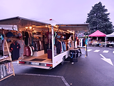 Jeudi matin Marché de Saint-Jorioz 74410 en Haute-Savoie avec la marque de vêtement sportwear outdoor Hot Savoie 74