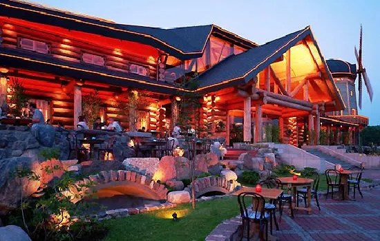Vue de face du restaurant LIDO