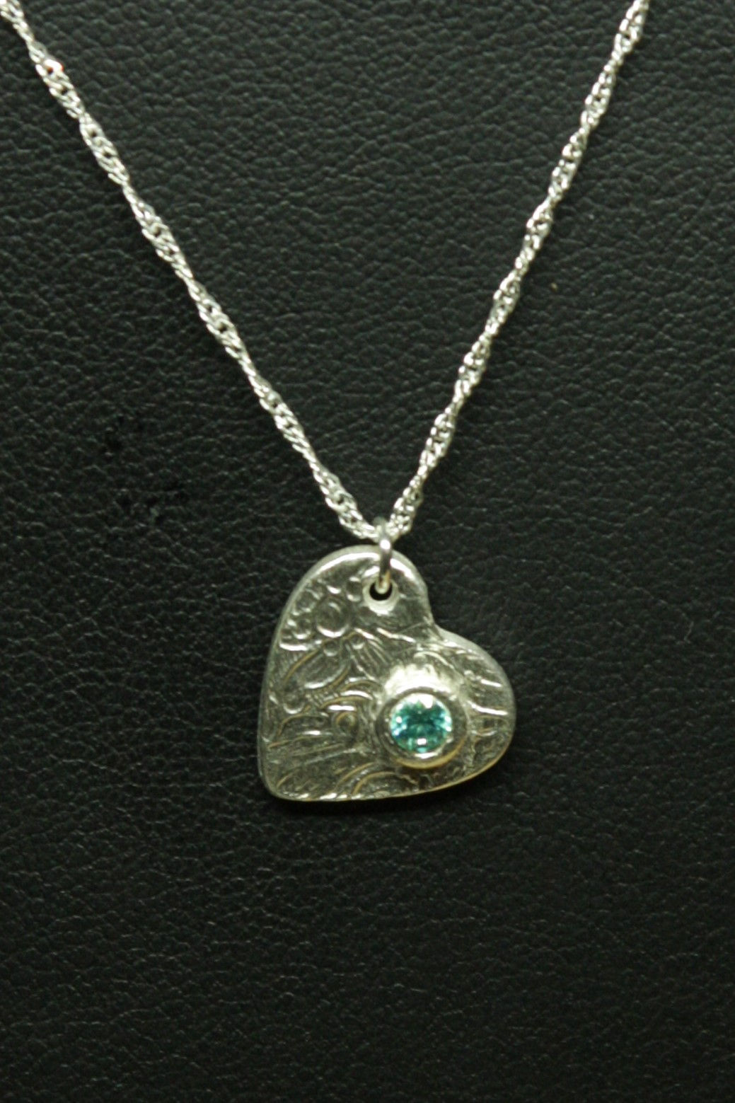 5046 - Angled textured heart with mint green stone