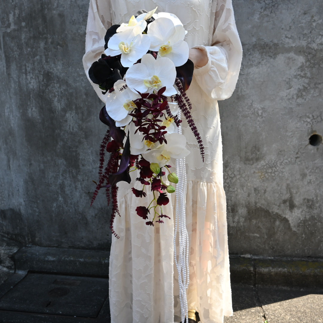 ホワイト×ブラックのエレガントパールブーケ　アーティフィシャルフラワー