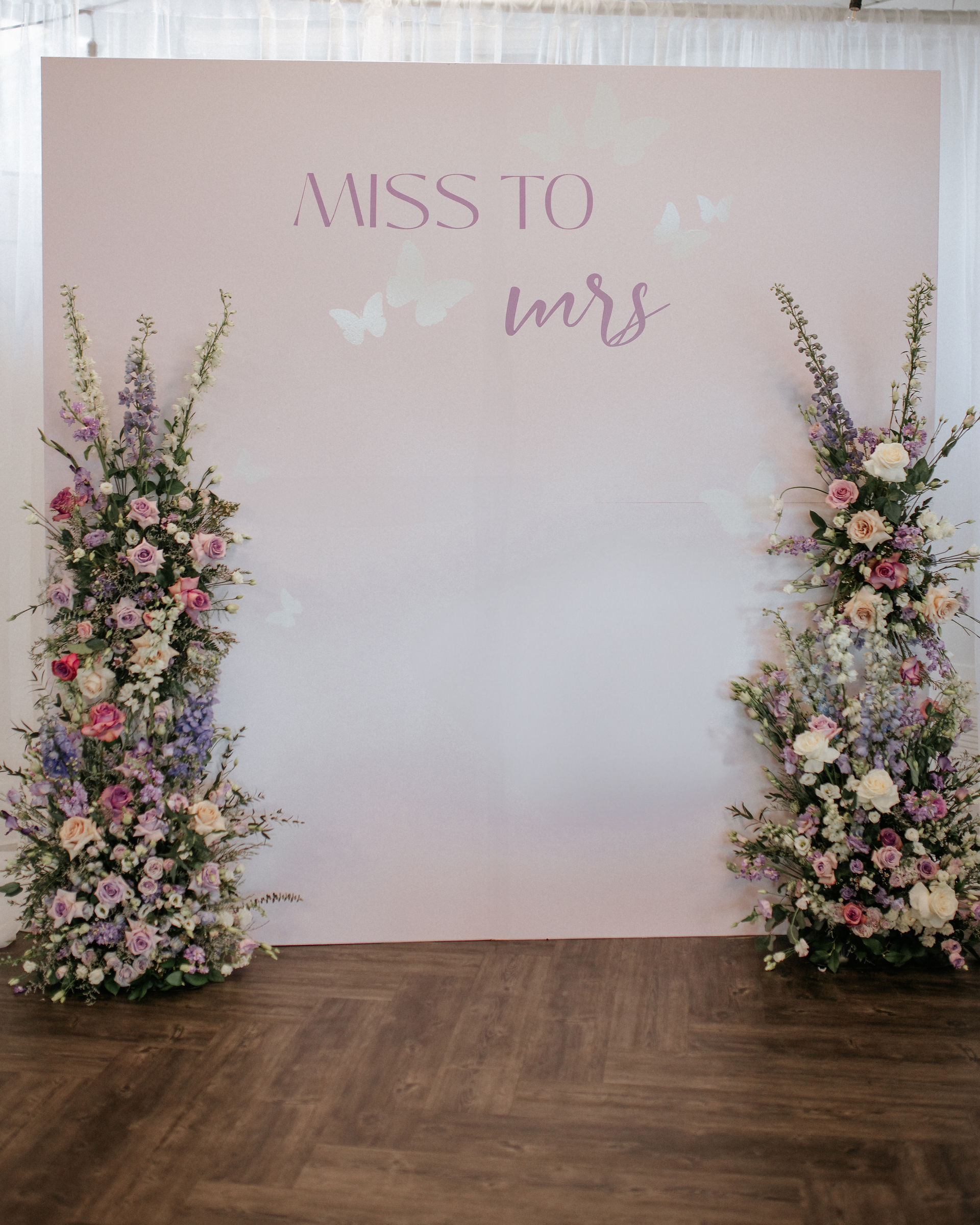 Posh & Peony is a luxury wedding planning service crafting unforgettable celebrations that blend elegance, whimsy, and meticulous detail. Let your love story unfold with timeless style and vibrant charm.
