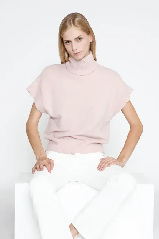 RUFFLE TRIM SWEATER VEST