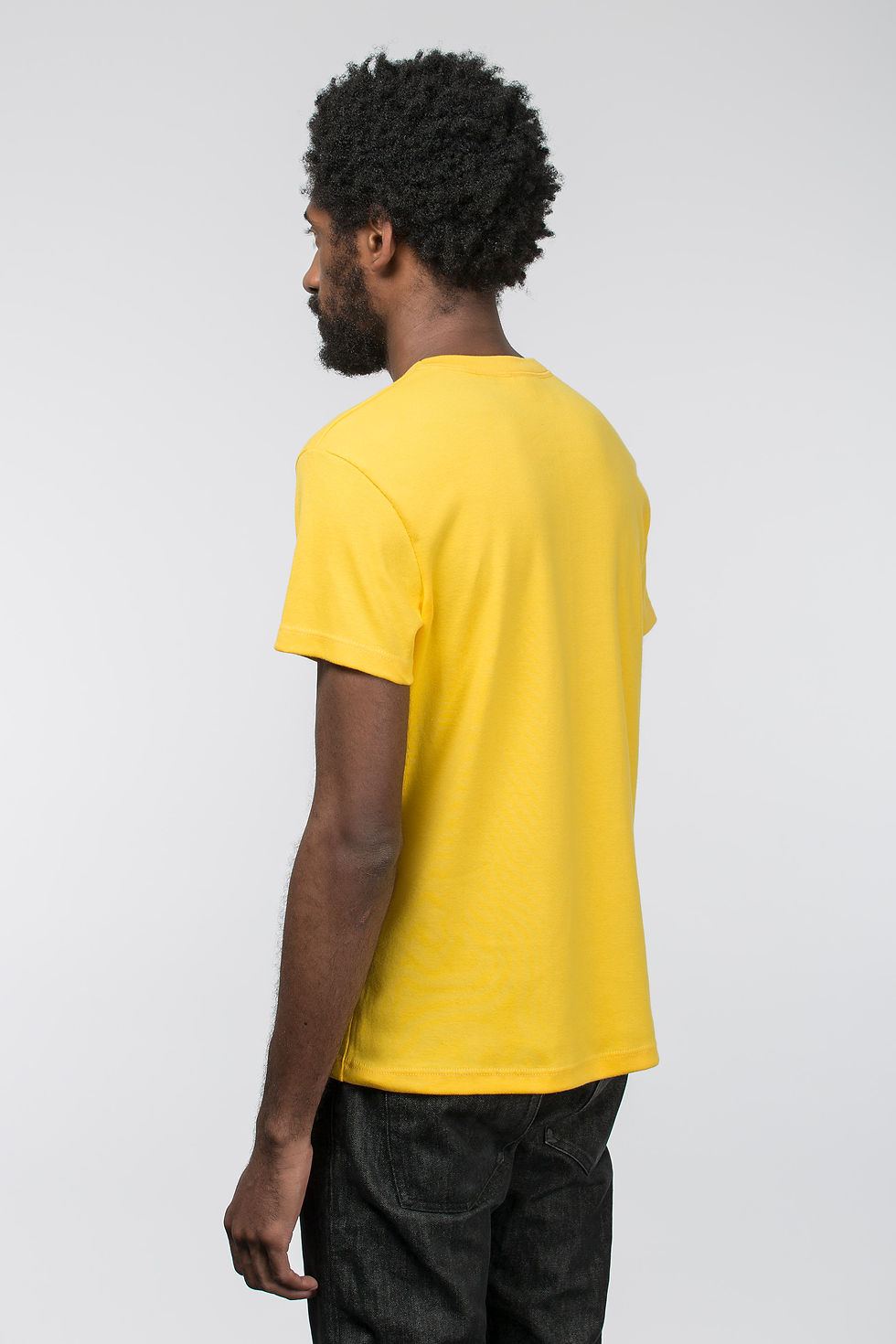Miniature : T-shirt Cali Maison Cornichon porté par un mannequin vue de dos