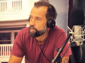 Volo: “Non è ricco chi ha più cose accumulate ma chi ha meno preoccupazioni, meno maschere da dover indossare, meno persone che ti risucchiano energia e risorse”