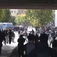 Francia, studenti in piazza: oltre 400 scuole restano chiuse, 2.000 persone fermate dall’inizio dei blocchi. Il governo apre al confronto