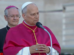 Papa Leone XIV: “Chi prega non uccide”. L’appello per la pace: “Fermatevi, è il tempo della pace” ( VIDEO )