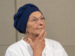 Addio a Emma Bonino, la scuola come “una finestra spalancata sul mondo”: studio, libertà e pensiero critico