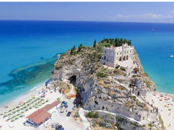 Estate 2025 in Calabria: mare da sogno e sapori autentici tra Tropea, Capo Vaticano e Pizzo ( galleria foto )