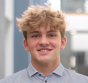LINKEDIN HEADSHOT.png