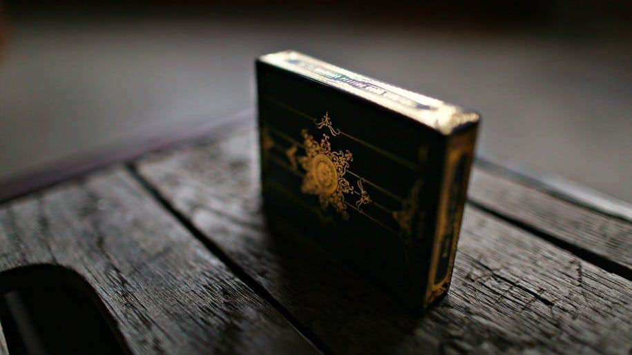 Thumbnail: Gold Artifice Playing Cards