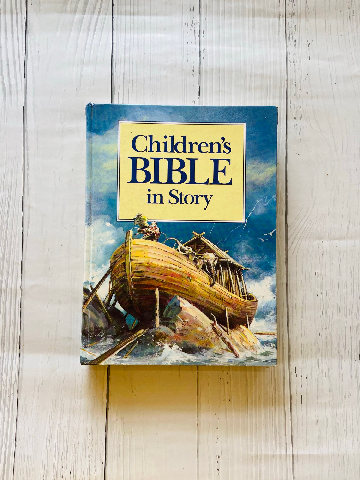 Children's bible in story