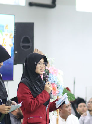 MC Sedang membuka kegiatan