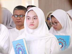 Wisuda Tahfizh SMP Islam Al Azhar 55 Jatimakmur: Mengukuhkan Generasi Qur’ani yang Berakhlak Mulia