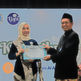 Tim Literasi SMA Islam Al Azhar 33 Jatimakmur bersama Kepala Sekolah Meluncurkan Buku Antologi Puisi Karya Murid dan Guru