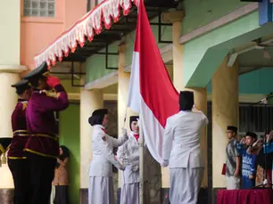 Momen Kebersamaan Kebangsaan di HUT RI ke-81 Kampus YAPI Al Azhar Rawamangun