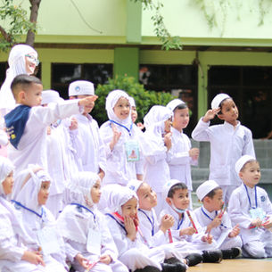 Pekan Bahasa TK Islam Al Azhar 13 Rawamangun: Membangun Cinta Literasi Sejak Usia Dini