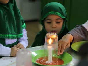 Menyalakan Rasa Ingin Tahu: Eksperimen Sains Seru di TK Islam Al Azhar 13 Rawamangun