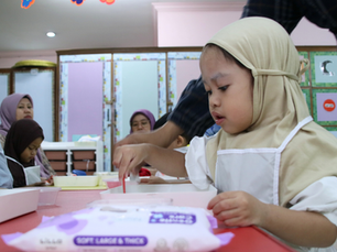 Keseruan Kreasi Warna Kendaraan di Playgroup Sakinah Rawamangun: Asah Motorik dan Imajinasi Anak Usia Dini