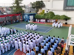 Semangat Nasionalisme Para Murid di Upacara Kemerdekaan Indonesia ke-81 YAPI Al Azhar Jatimakmur