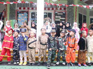 Pawai Meriah Peringatan 17 Agustus di TKIA 13 Rawamangun