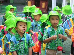 Keseruan dan Pembelajaran dalam Fieldtrip TKIA 13 Rawamangun ke Sudin Damkar Jakarta Timur