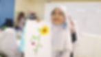 Murid lainnya juga menunjukkan gambarnya