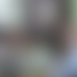 Murid dan Orang tua berkonsultasi dengan guru