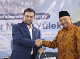 Kunjungan Internasional Istimewa Professor Murat Yülek di SMA Islam Al Azhar 33 Jatimakmur: Memperluas Wawasan Global Pendidikan