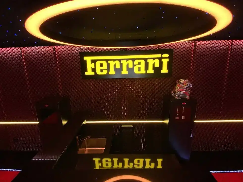 Aménagement Innova Box pour Ferrari