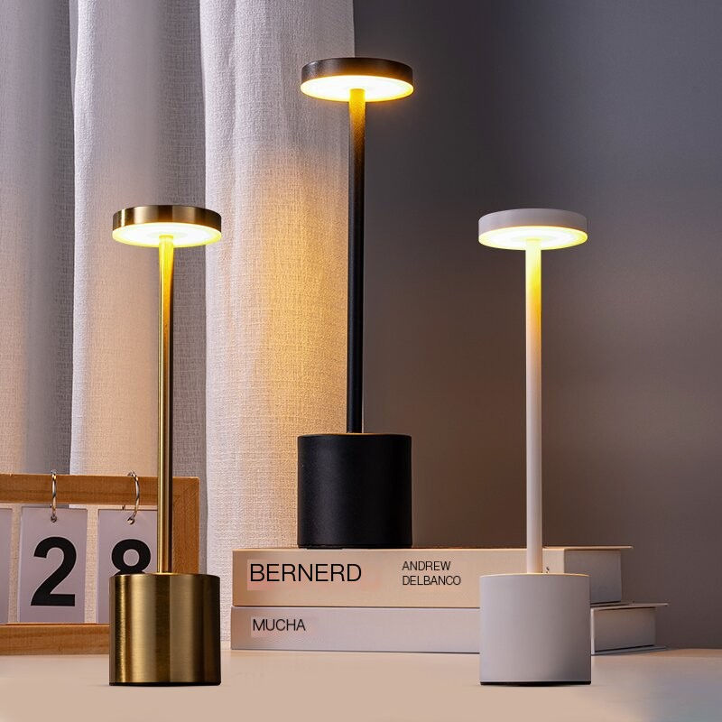 Vintage Touch Metal Table Lamp for Bedroom Decor