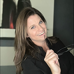843034_glenda_white_headshot.png