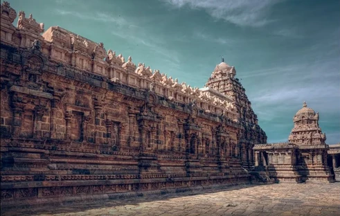 Dravidian-architecture-Pillar-Airavatesvara-Temple