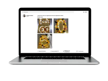 Écran d'application mobile affichant un portfolio numérique d'apprentissage avec photos et compétences