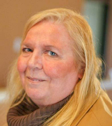 ROWE, Shirley Obit Photo Cropped LRP.jpg