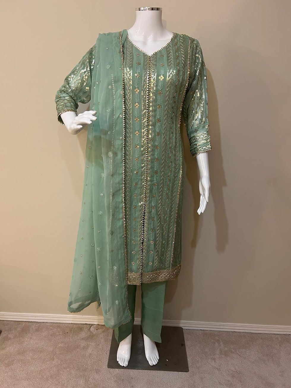 Thumbnail: Green Chiffon 3pc Suit