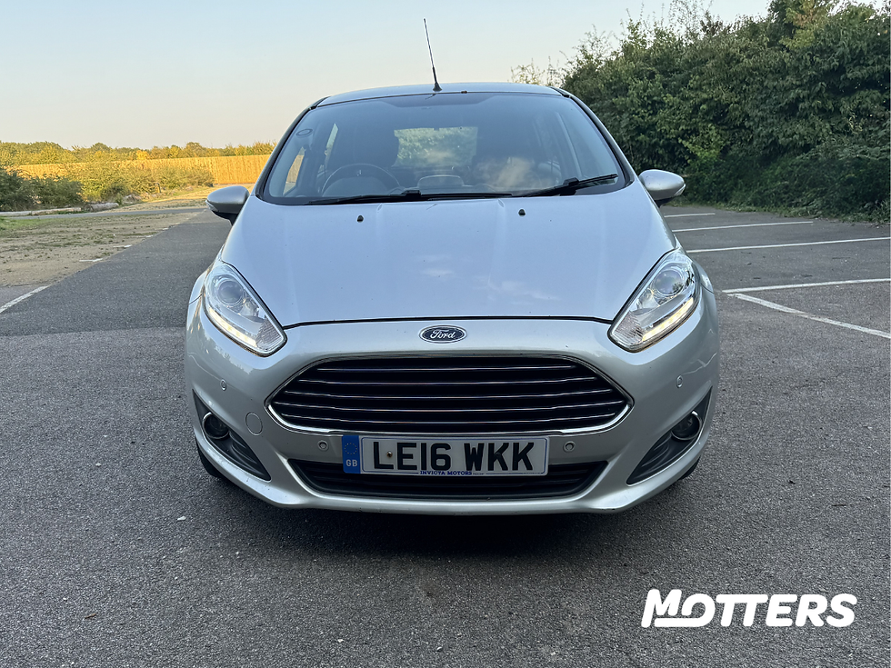 Thumbnail: Ford Fiesta Zetec (Silver)