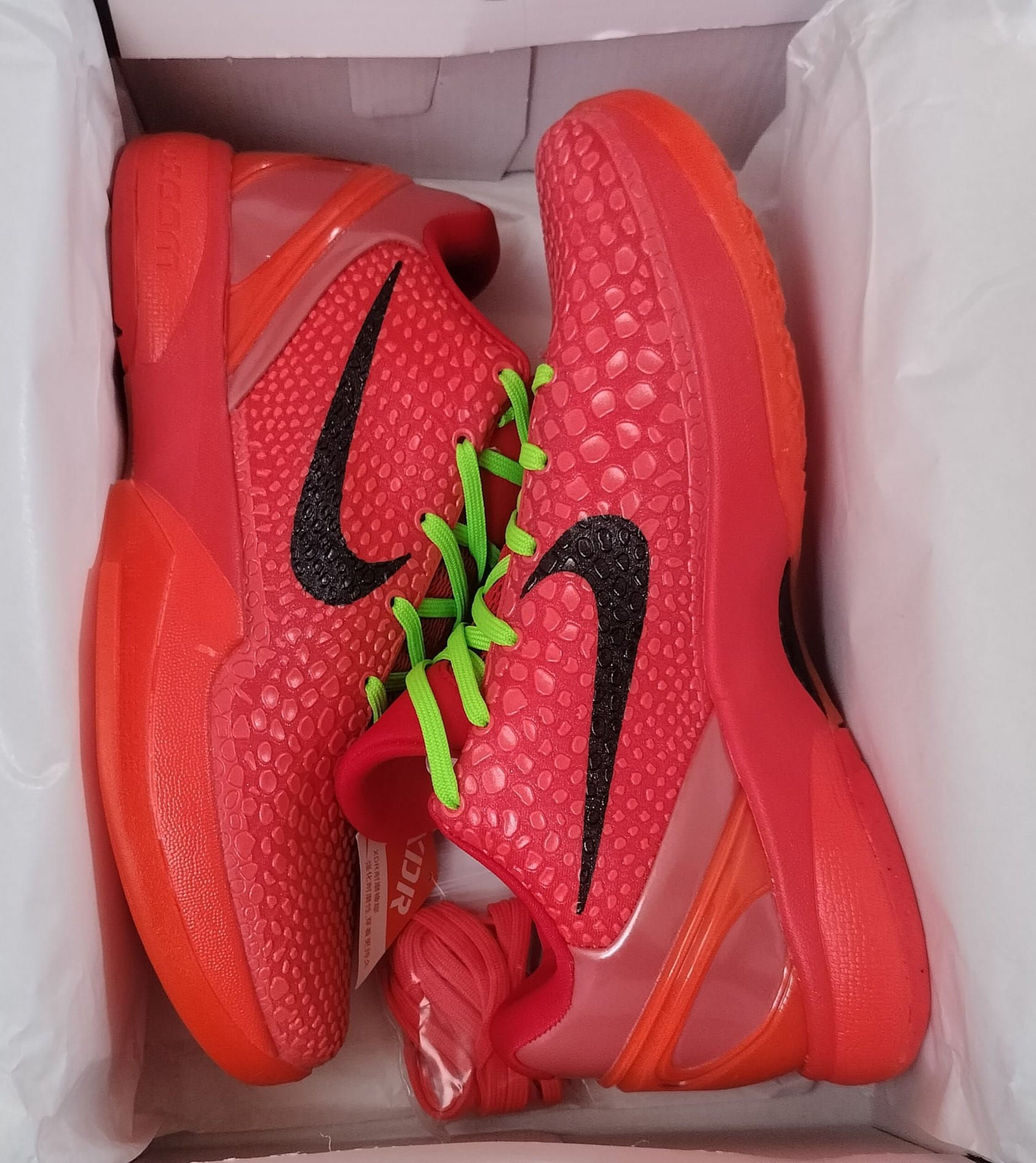 kobe 6 red grinch