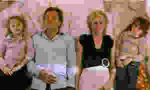 Jude Law, Cameron Diaz and children get comfy in "The Holiday."