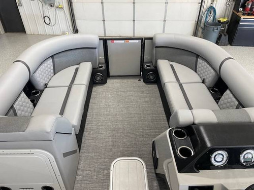 2026 Crest Conquest 215 SLC | Knotty Oar Marina