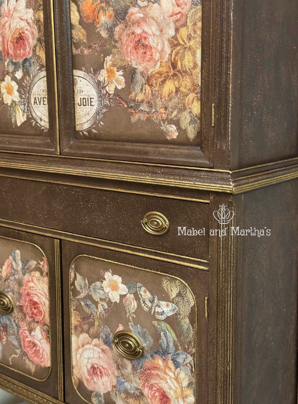 Thumbnail: Vintage Cabinet
