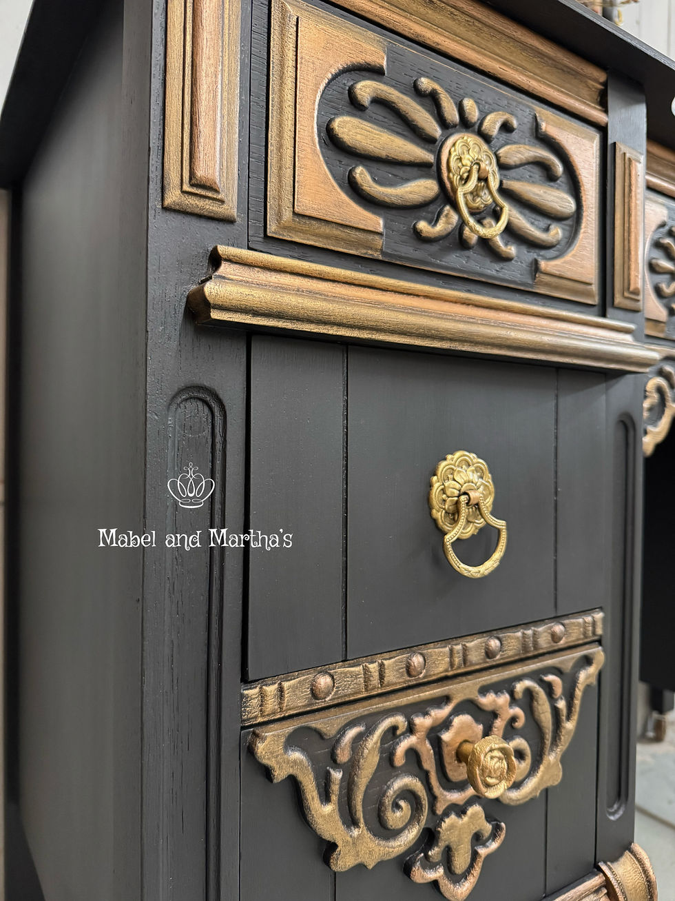 Thumbnail: Ornate Desk/Vanity with Mirror