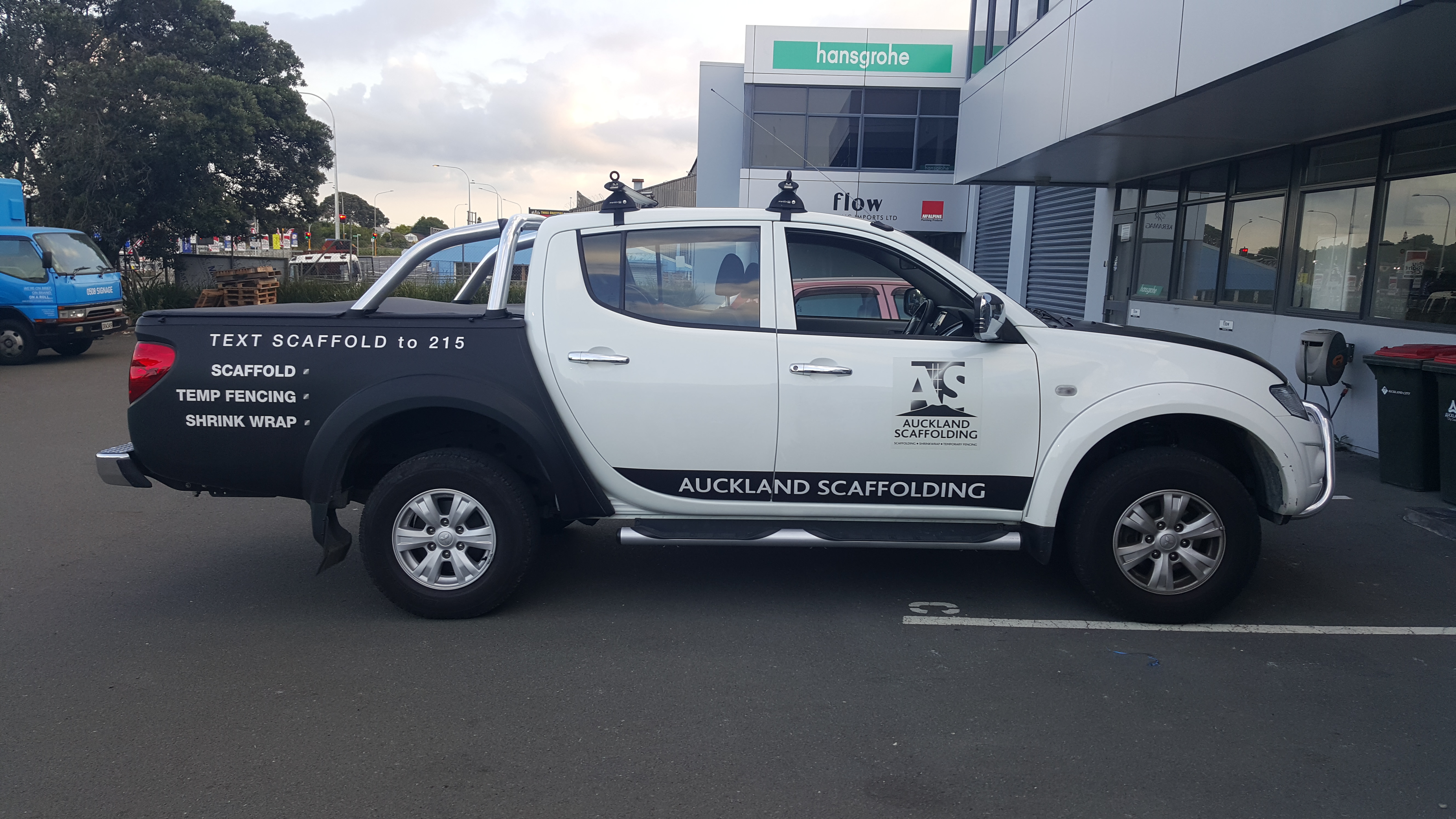 Ute Signage Auckland | Ute Signwriting & Graphics | Onform Signs